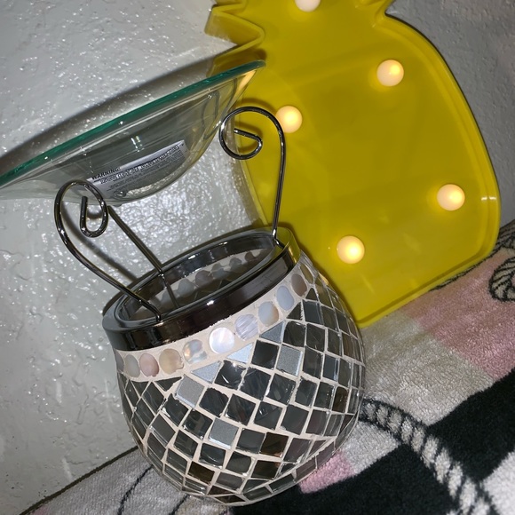 Bath & Body Works - Picture 2 of 8